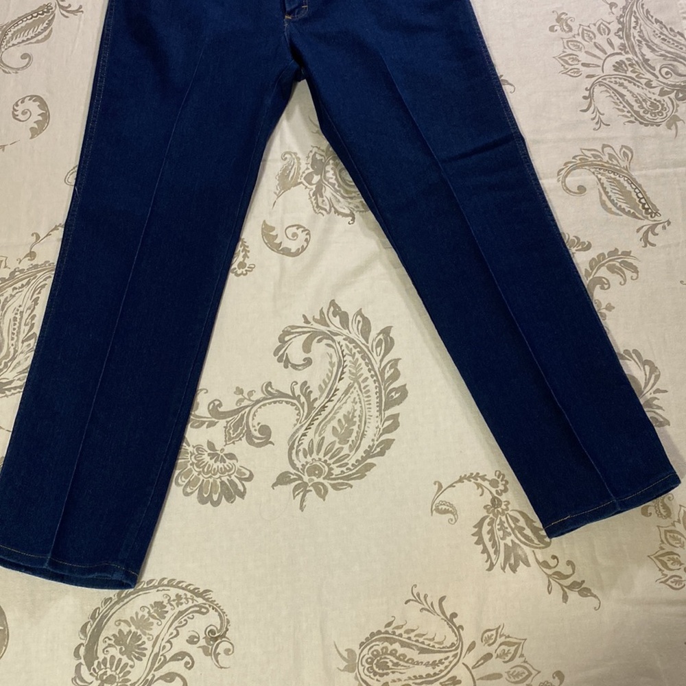 Wrangler dark wash jeans - Picture 4 of 13